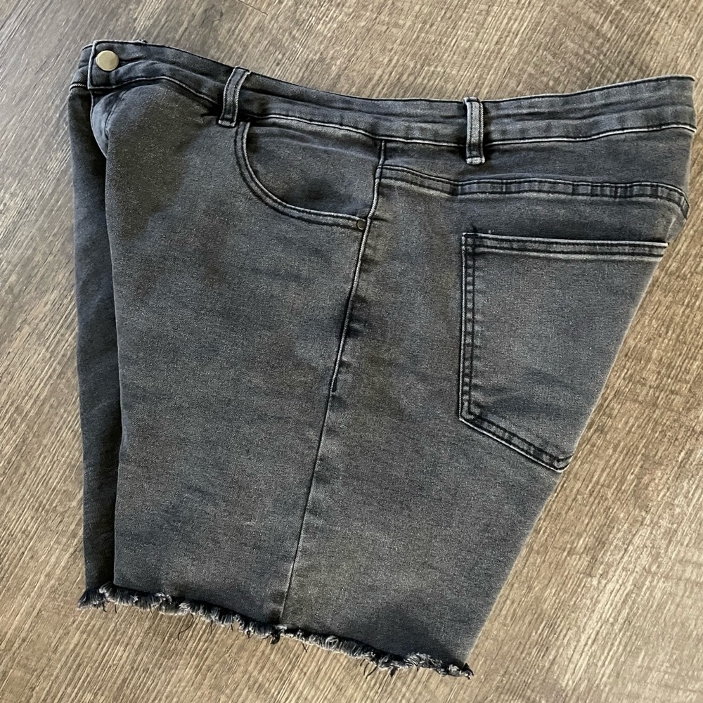Raskol Shorts